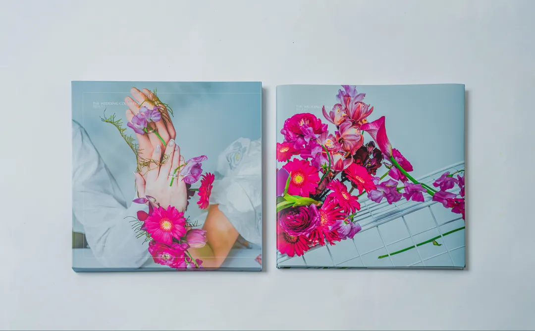 Signature Collection の作例。花の写真を表紙にした2冊の Fine Art Album