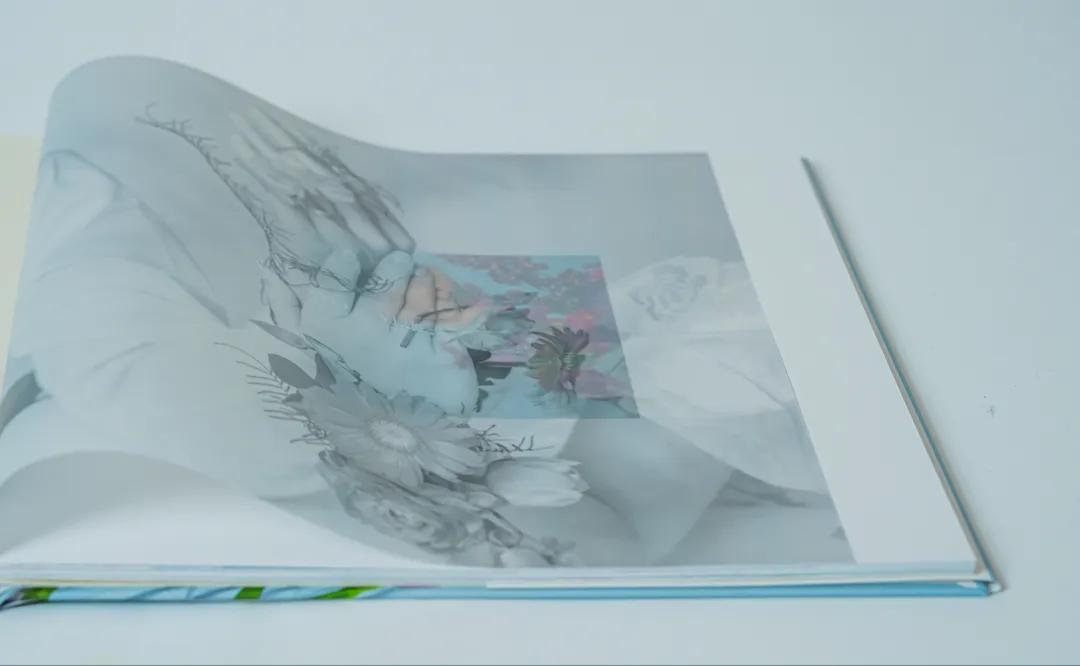 Signature Collection の作例。手元の写真を印刷した Fine Art Album の見開きページ